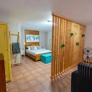 Loft La Canada Сasa de vacaciones